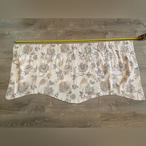 Floral Patterned Valance